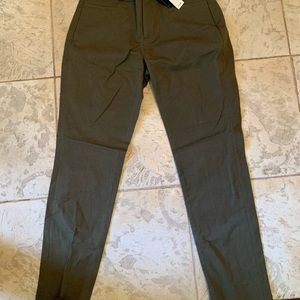 Banana Republic pants in olive green, size 4, Sloan curvy fit, new with tags
